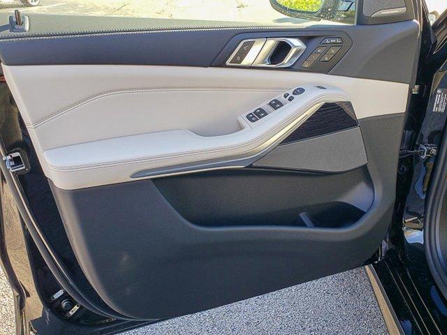 new 2026 BMW X7 car, priced at $103,290