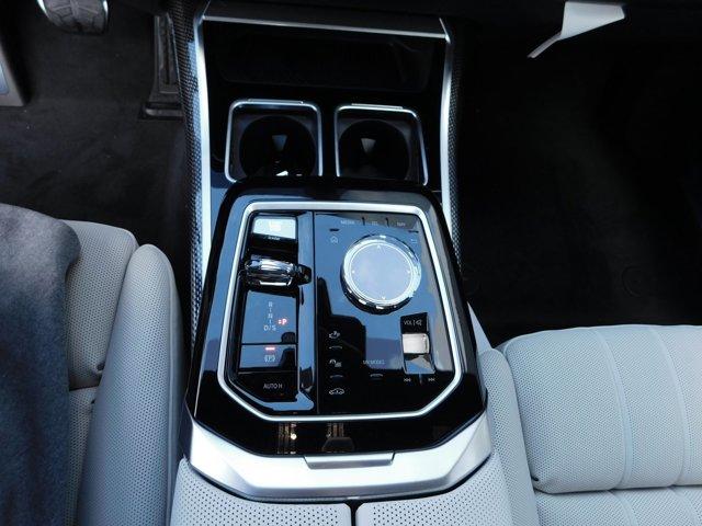 new 2024 BMW 760 car, priced at $159,575