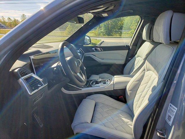 new 2026 BMW X7 car, priced at $98,055