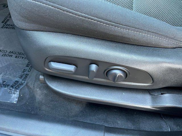 used 2023 Chevrolet Traverse car, priced at $29,589