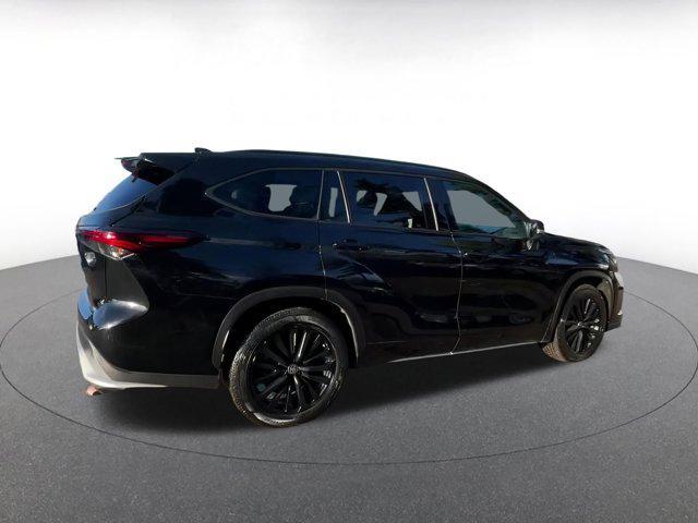 used 2024 Toyota Highlander car, priced at $39,453
