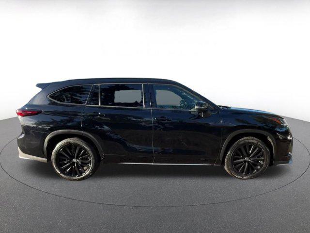 used 2024 Toyota Highlander car, priced at $39,453