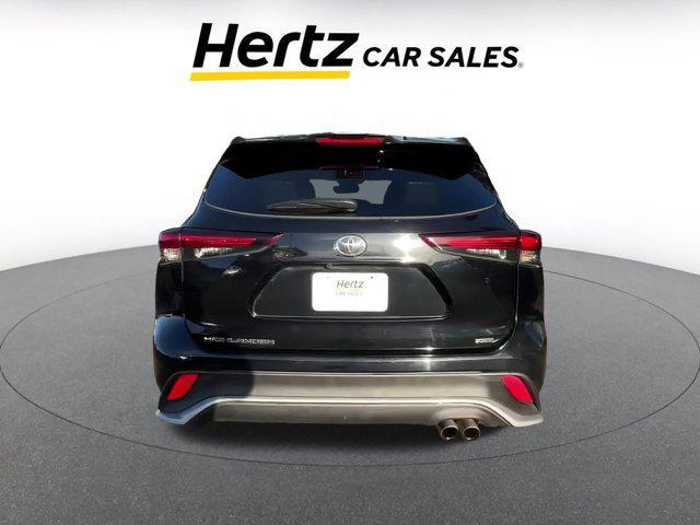 used 2024 Toyota Highlander car, priced at $39,998