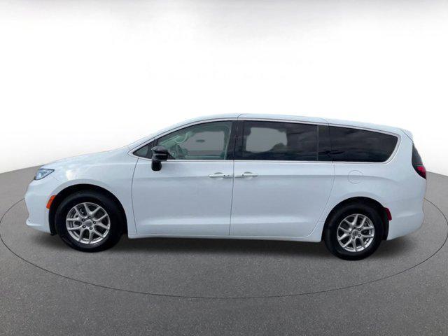 used 2024 Chrysler Pacifica car, priced at $30,683
