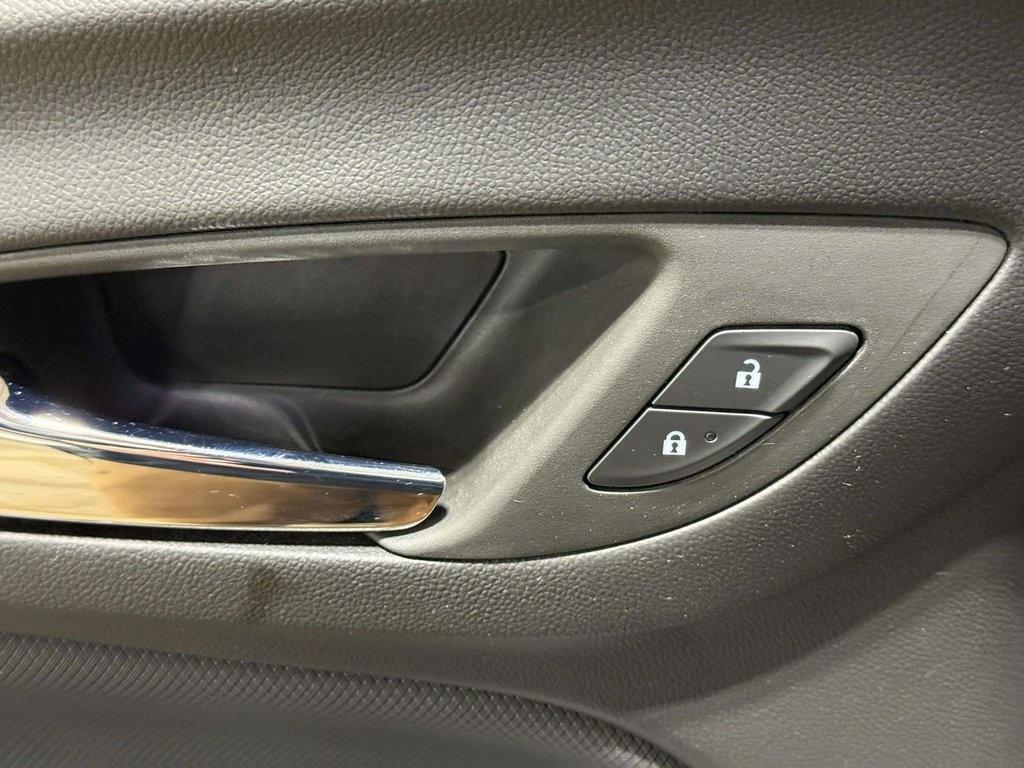used 2023 Chevrolet Equinox car, priced at $24,697
