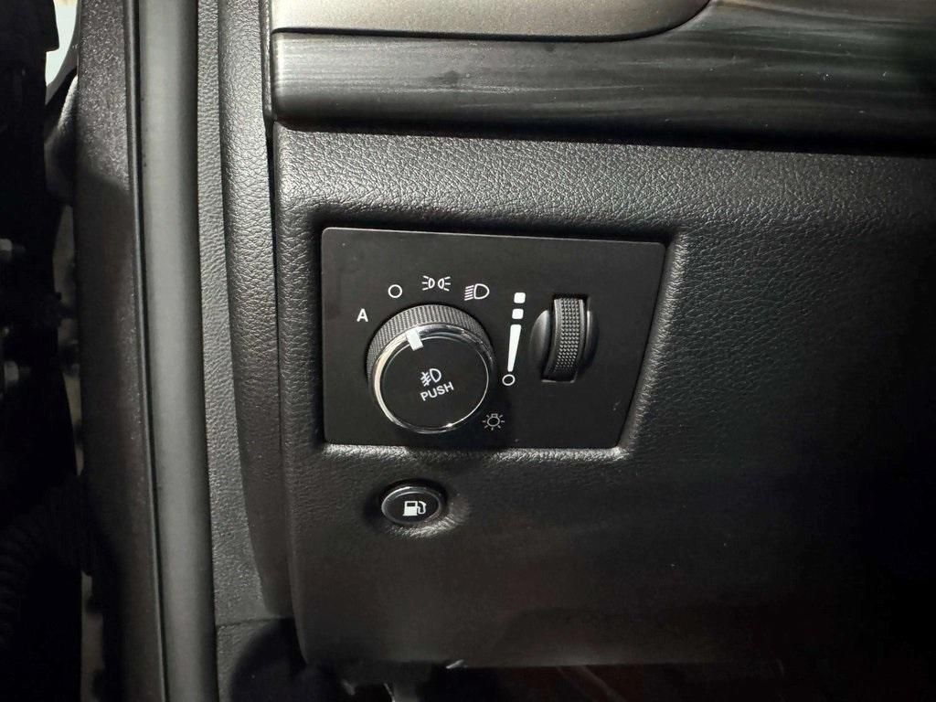 used 2020 Jeep Grand Cherokee car, priced at $25,789