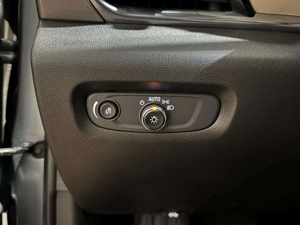 used 2023 Chevrolet Traverse car, priced at $37,991