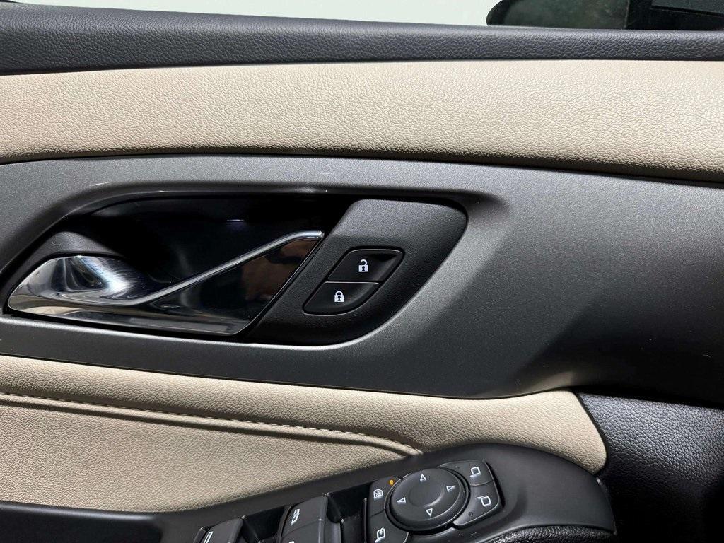 used 2023 Chevrolet Traverse car, priced at $37,991