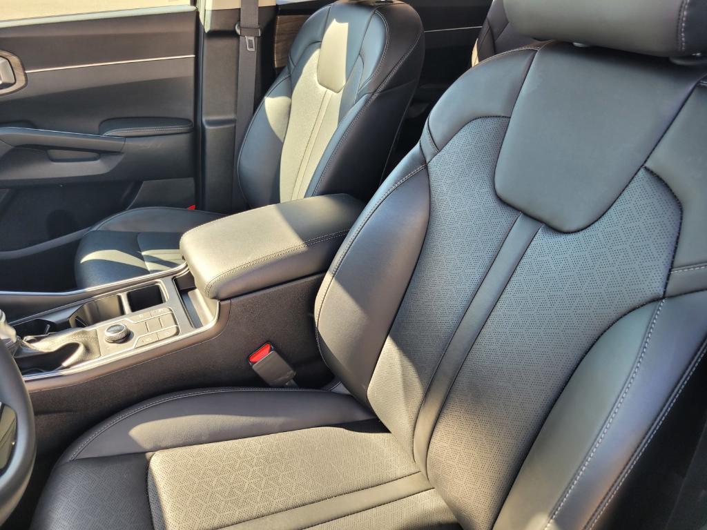 used 2022 Kia Sorento car, priced at $31,194