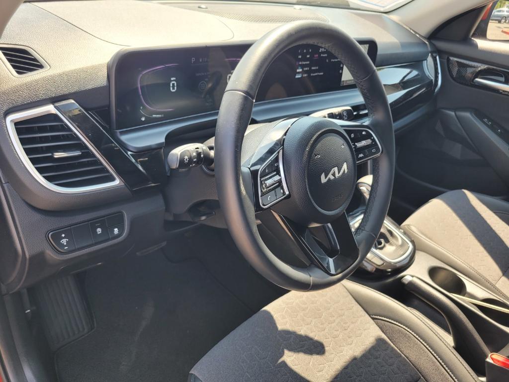 used 2025 Kia Seltos car, priced at $23,315