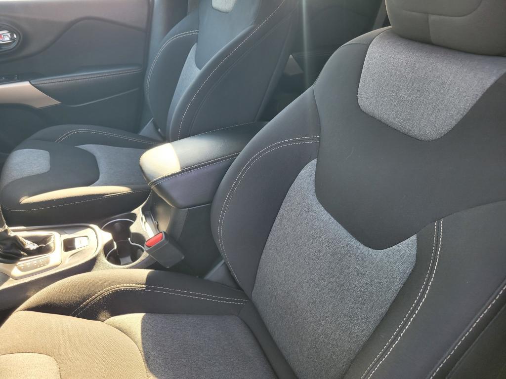 used 2018 Jeep Cherokee car, priced at $13,477