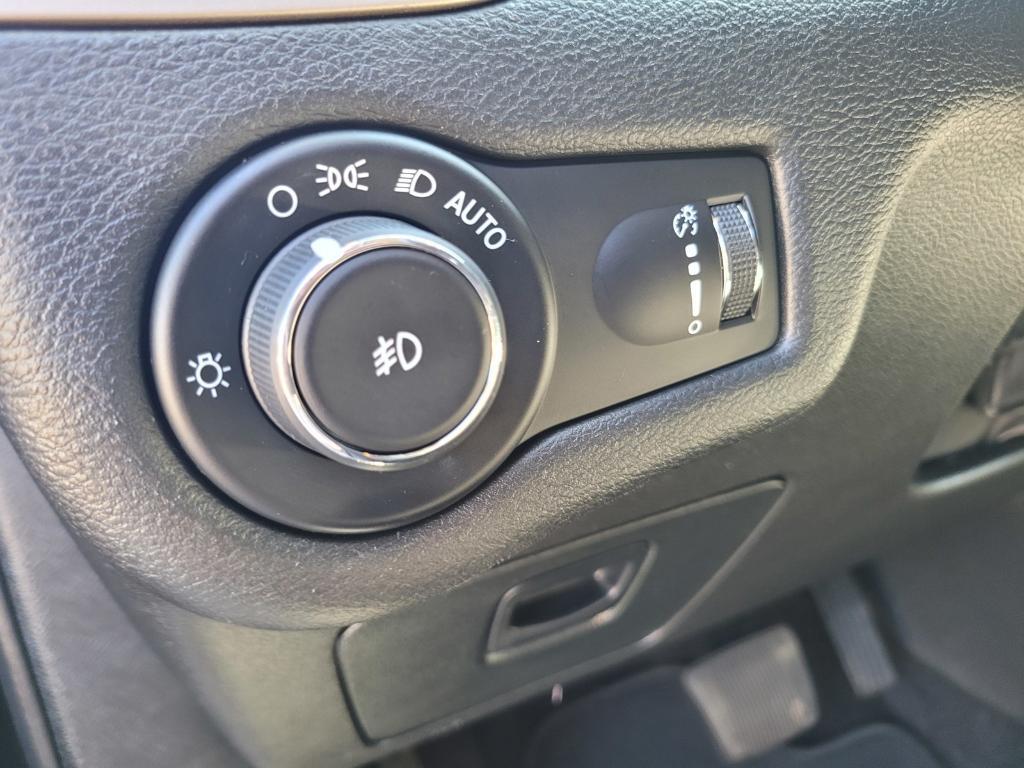 used 2018 Jeep Cherokee car, priced at $13,477