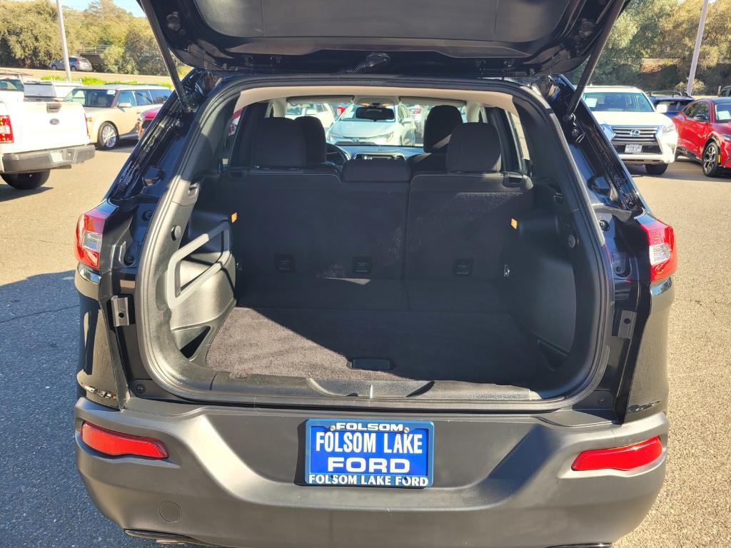 used 2018 Jeep Cherokee car, priced at $13,477