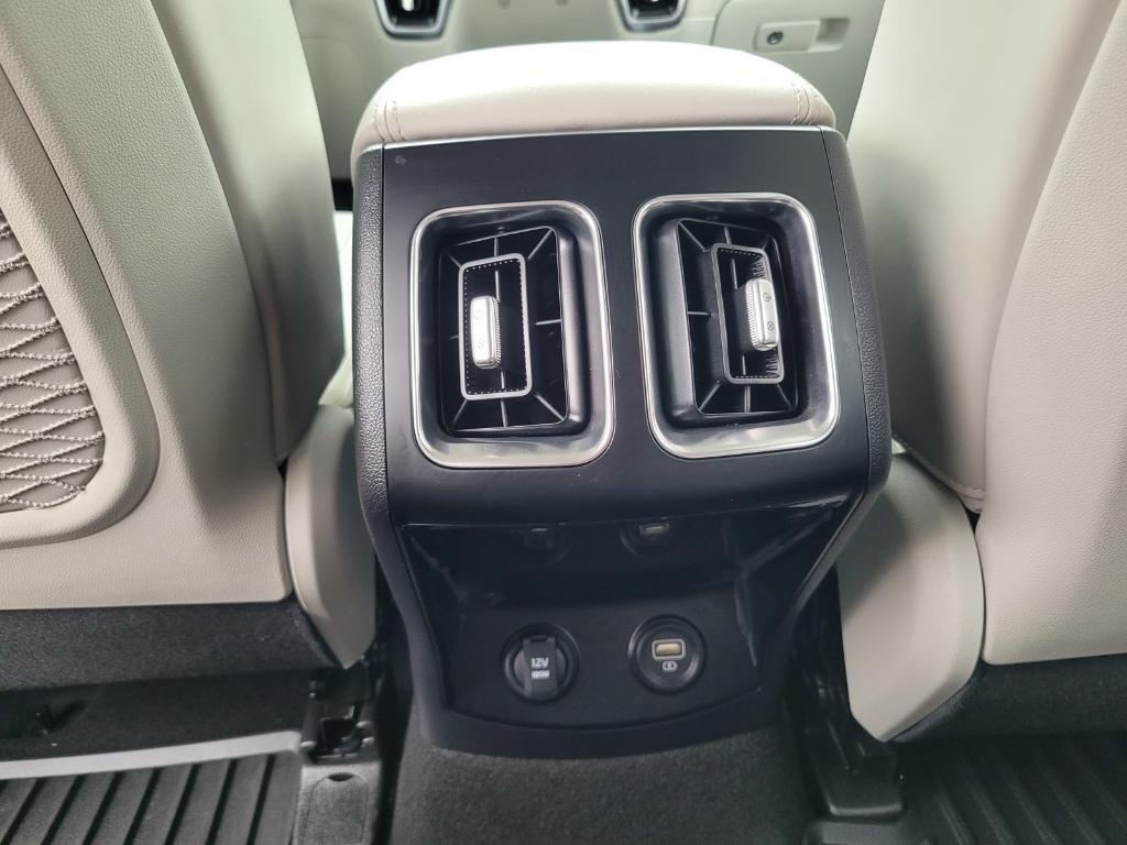 used 2024 Kia Sorento Hybrid car, priced at $35,986