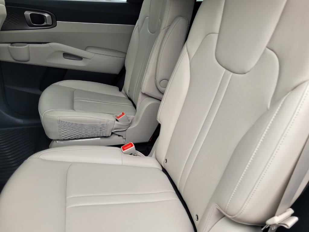 used 2024 Kia Sorento Hybrid car, priced at $35,986