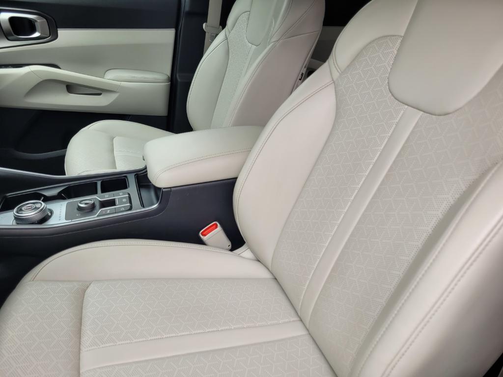 used 2024 Kia Sorento Hybrid car, priced at $35,986