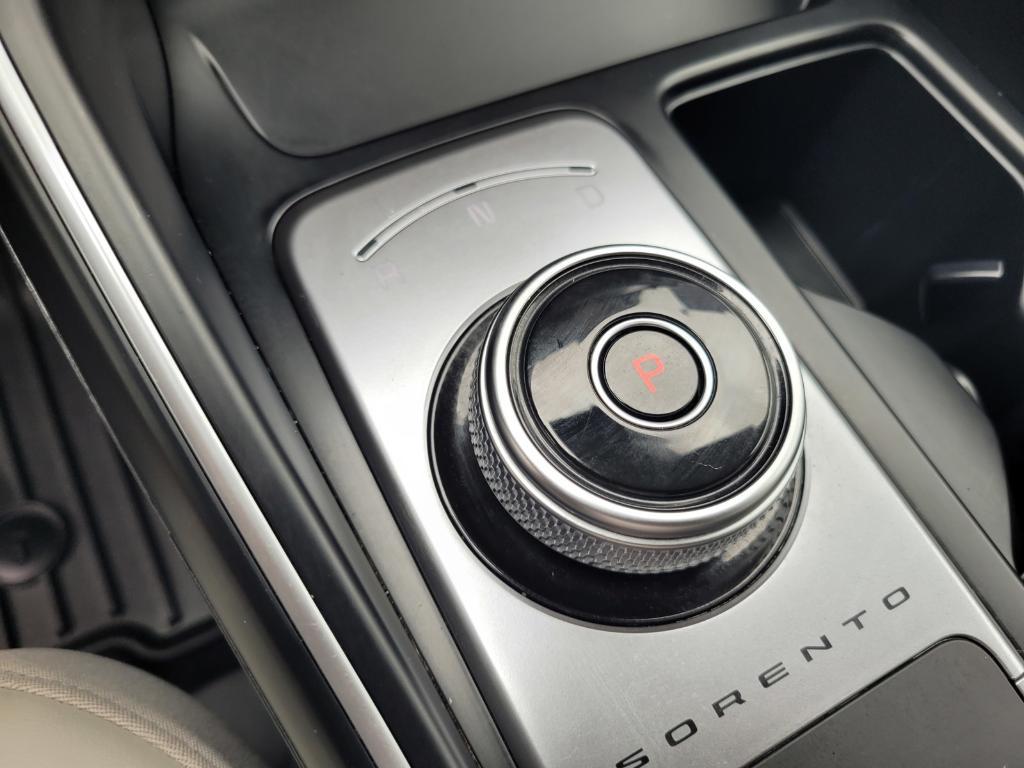 used 2024 Kia Sorento Hybrid car, priced at $35,986