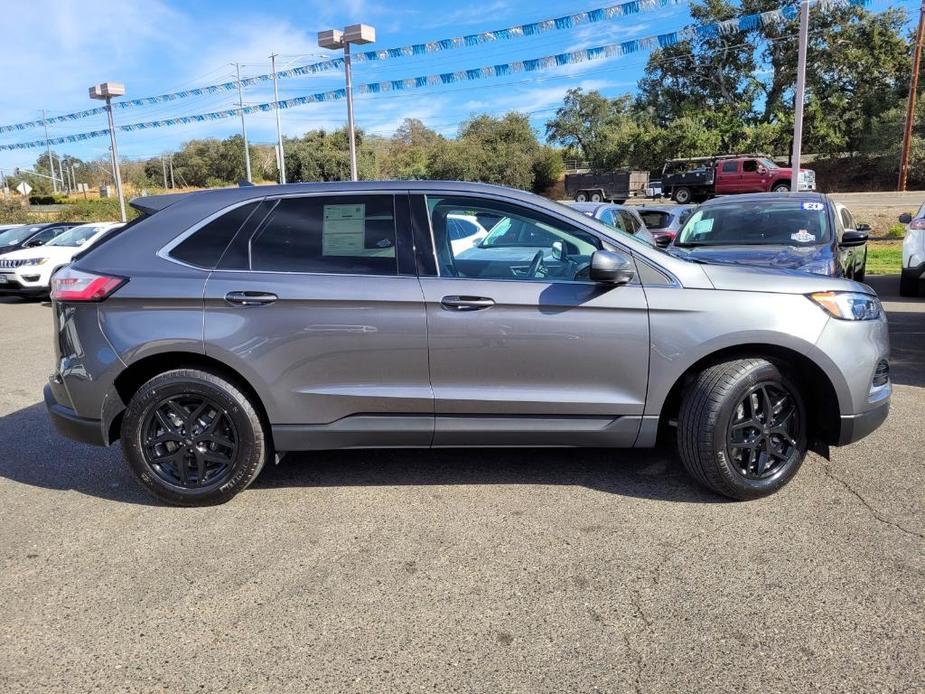 used 2024 Ford Edge car, priced at $30,901