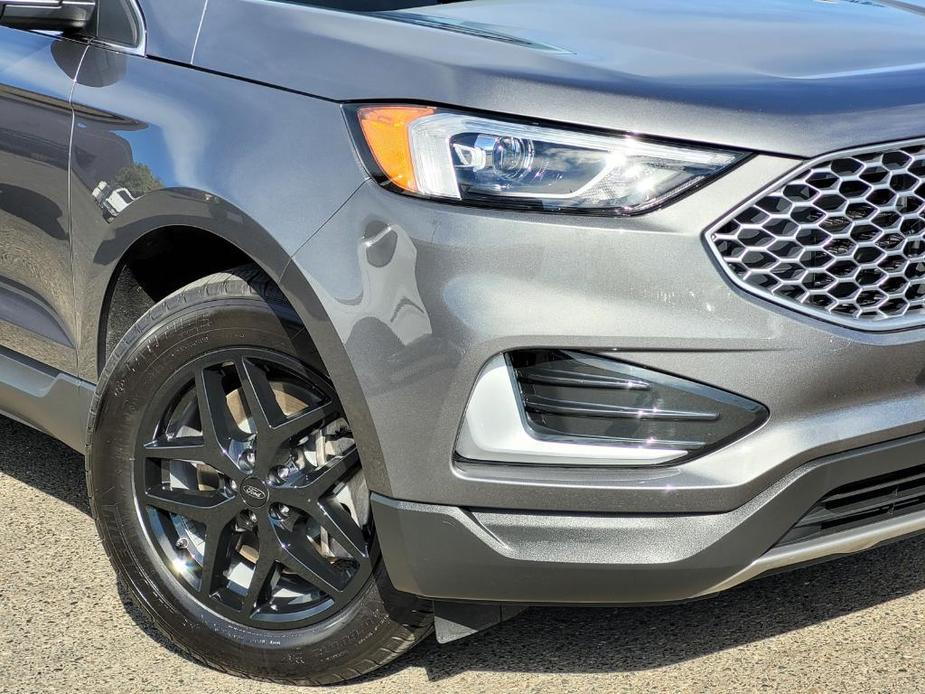 used 2024 Ford Edge car, priced at $30,901