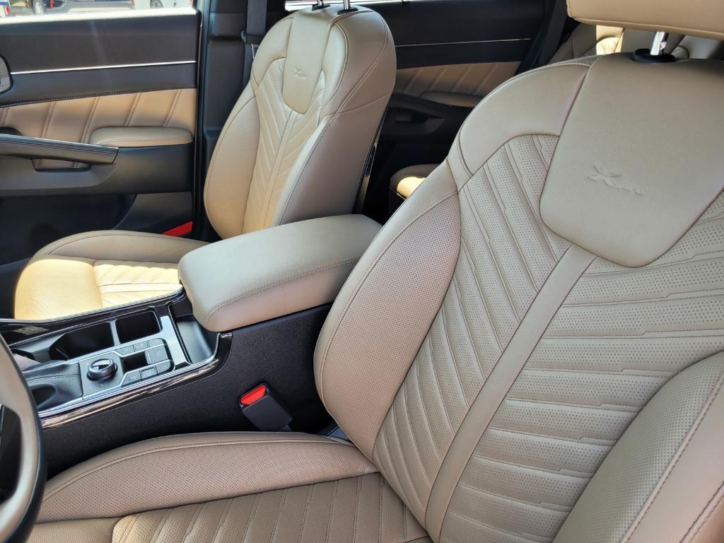 used 2024 Kia Sorento car, priced at $46,385