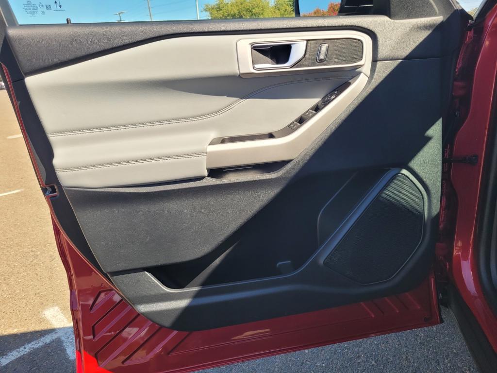 used 2022 Ford Explorer car, priced at $29,278