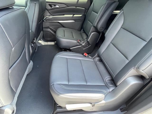 new 2025 Chevrolet Traverse car