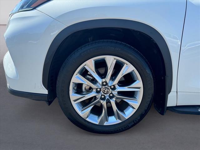 used 2020 Toyota Highlander car, priced at $33,680