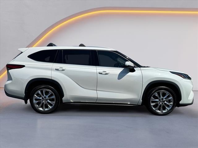 used 2020 Toyota Highlander car, priced at $33,680