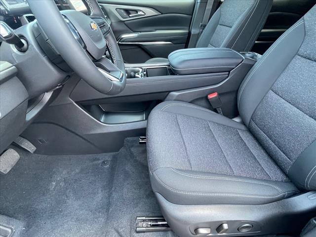 new 2025 Chevrolet Traverse car, priced at $49,130