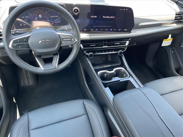 new 2025 Chevrolet Traverse car