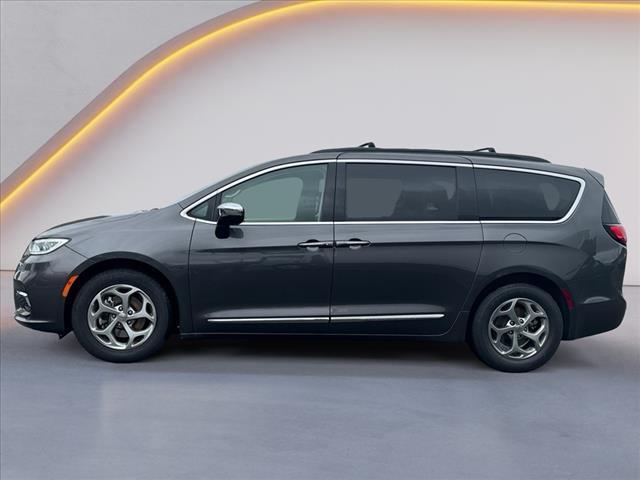 used 2023 Chrysler Pacifica car