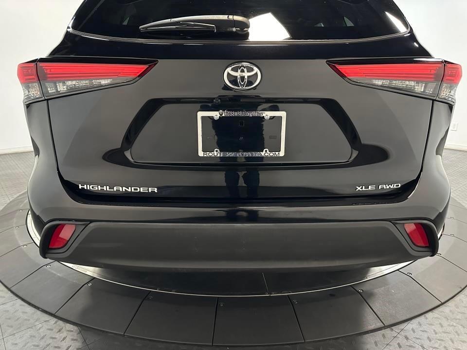 used 2021 Toyota Highlander car, priced at $30,900