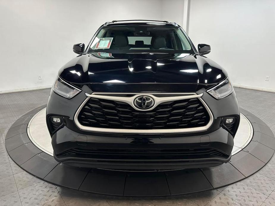 used 2021 Toyota Highlander car, priced at $36,900