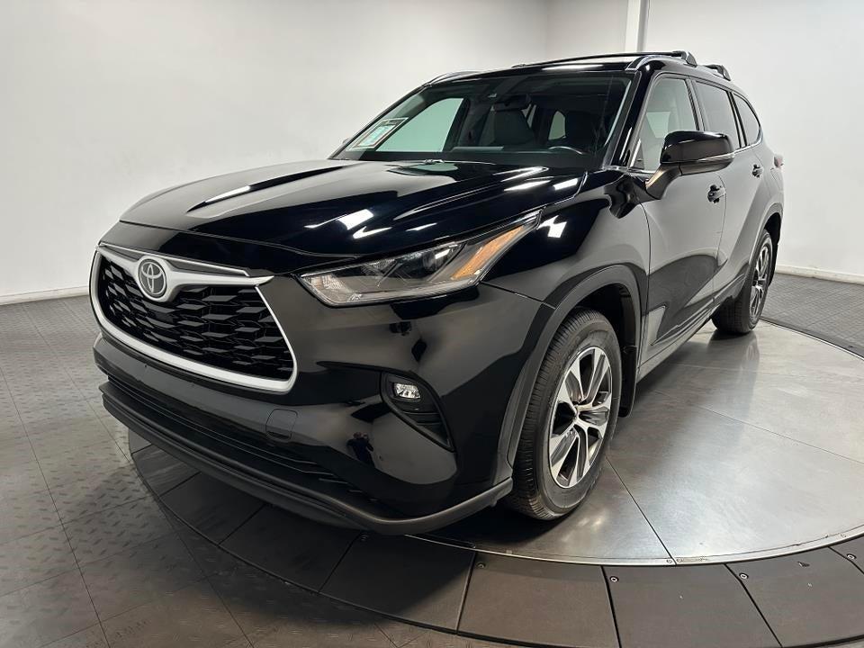 used 2021 Toyota Highlander car, priced at $30,900