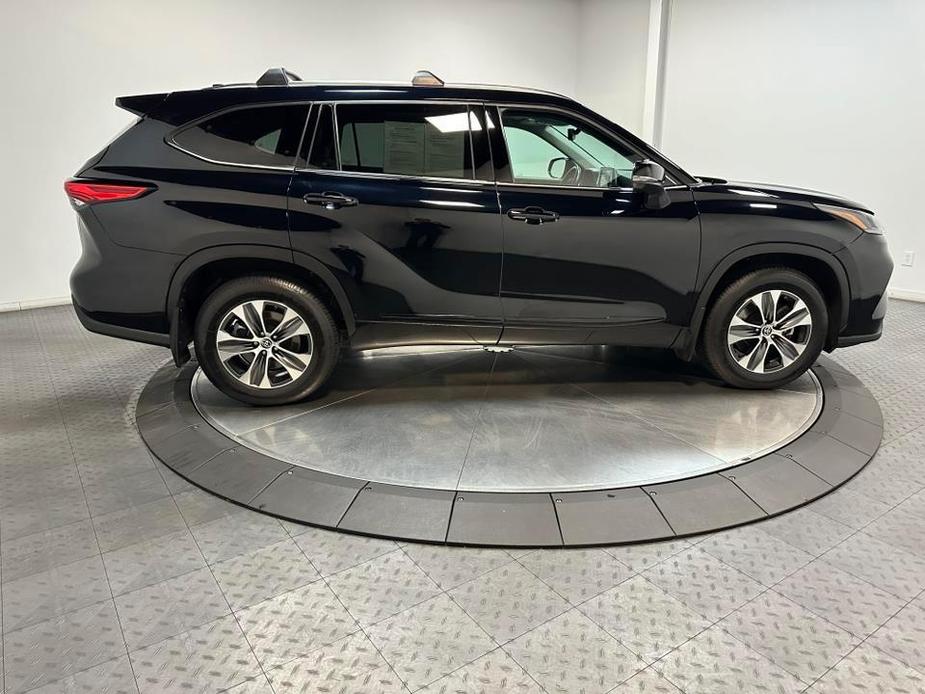 used 2021 Toyota Highlander car, priced at $36,900