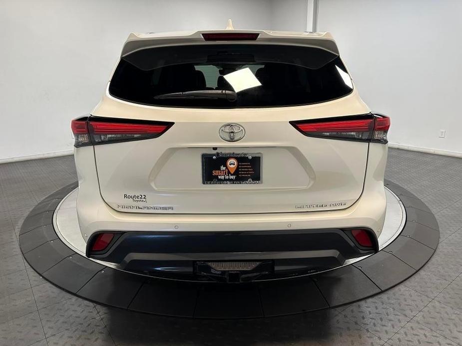 used 2021 Toyota Highlander car, priced at $38,900