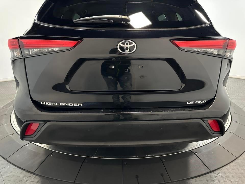 used 2022 Toyota Highlander car, priced at $31,900