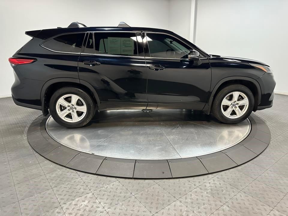 used 2022 Toyota Highlander car, priced at $31,900