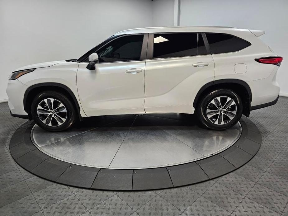 used 2023 Toyota Highlander car, priced at $37,900