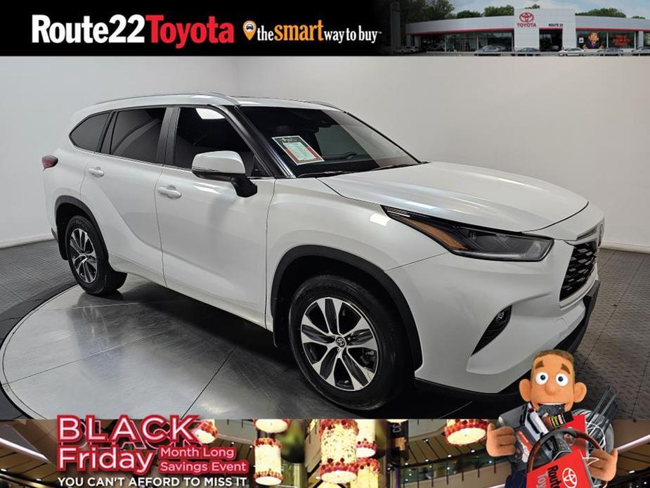 used 2023 Toyota Highlander car, priced at $37,900