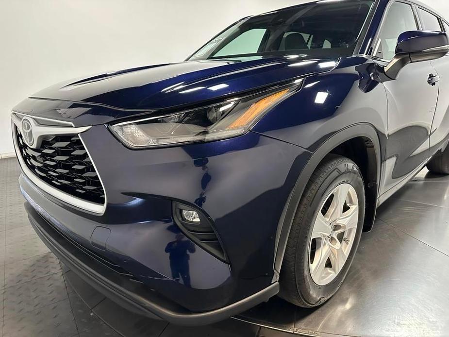 used 2021 Toyota Highlander car, priced at $31,900