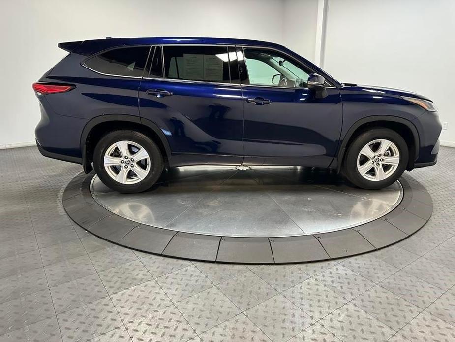 used 2021 Toyota Highlander car, priced at $31,900