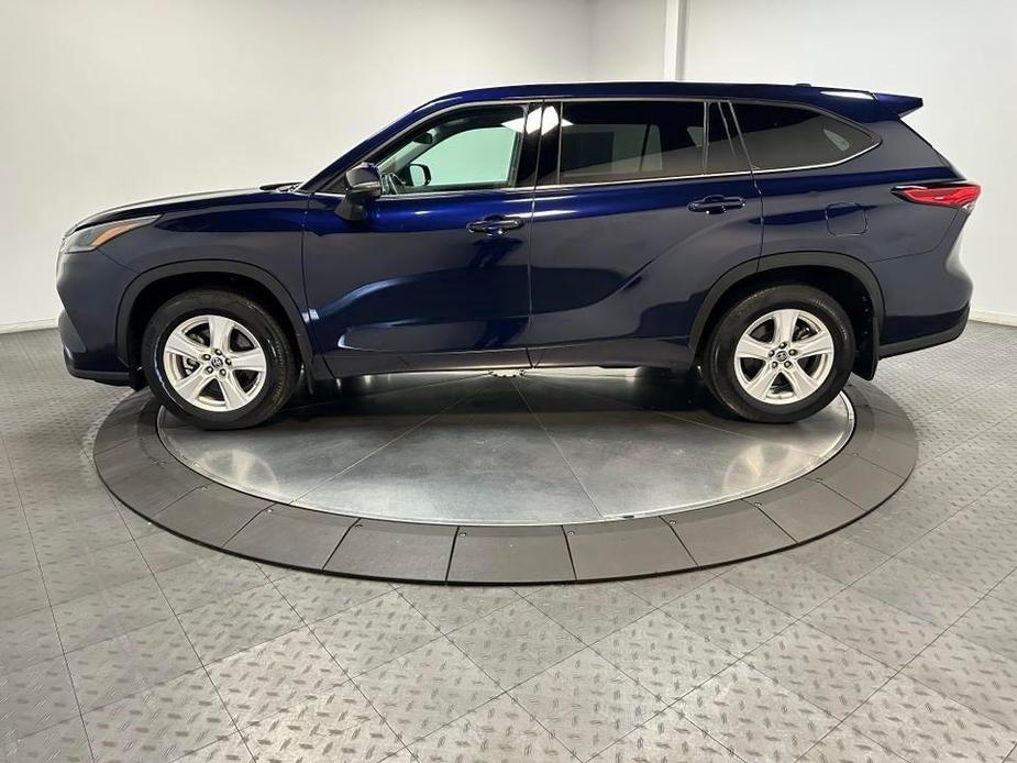 used 2021 Toyota Highlander car, priced at $31,900