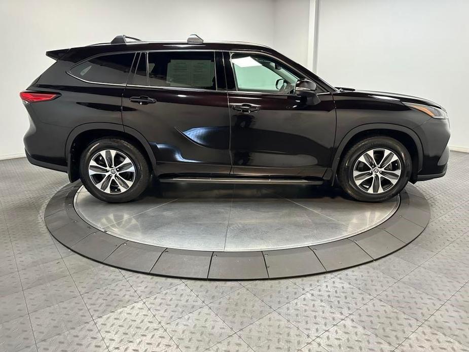 used 2021 Toyota Highlander car, priced at $36,900