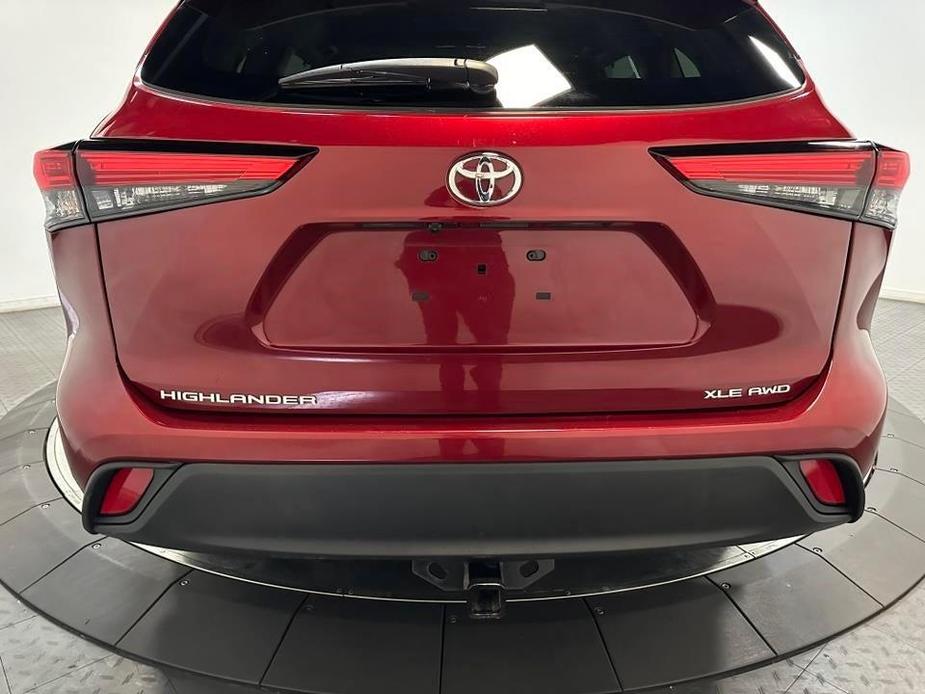 used 2022 Toyota Highlander car, priced at $37,500