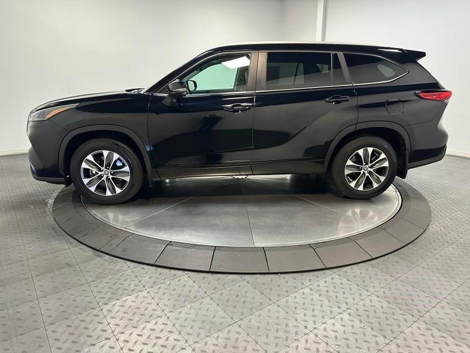 used 2023 Toyota Highlander car, priced at $35,700