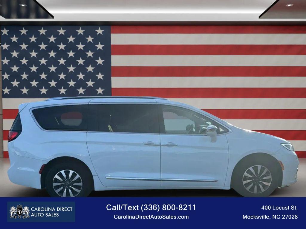 used 2021 Chrysler Pacifica Hybrid car, priced at $23,777