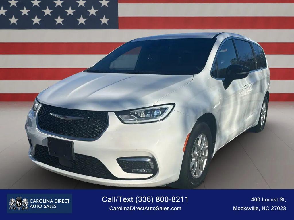 used 2025 Chrysler Pacifica car, priced at $28,777