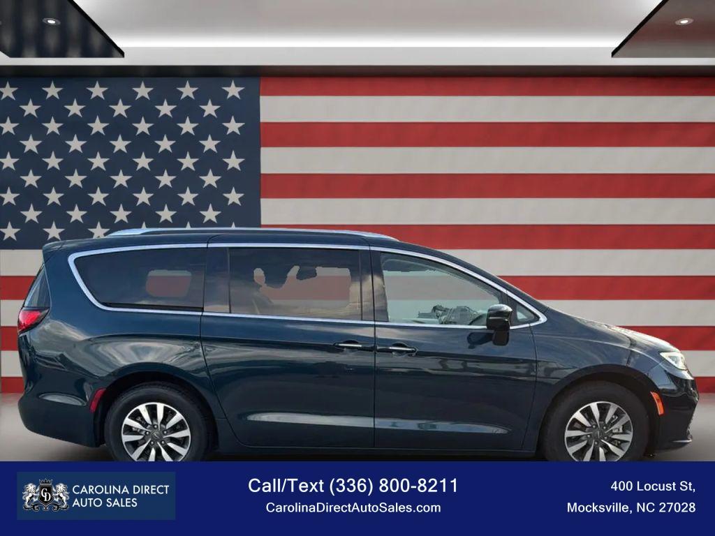 used 2021 Chrysler Pacifica Hybrid car, priced at $24,777