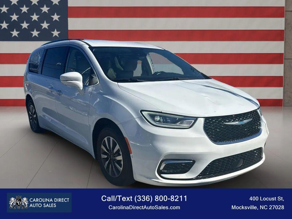 used 2021 Chrysler Pacifica Hybrid car, priced at $18,777